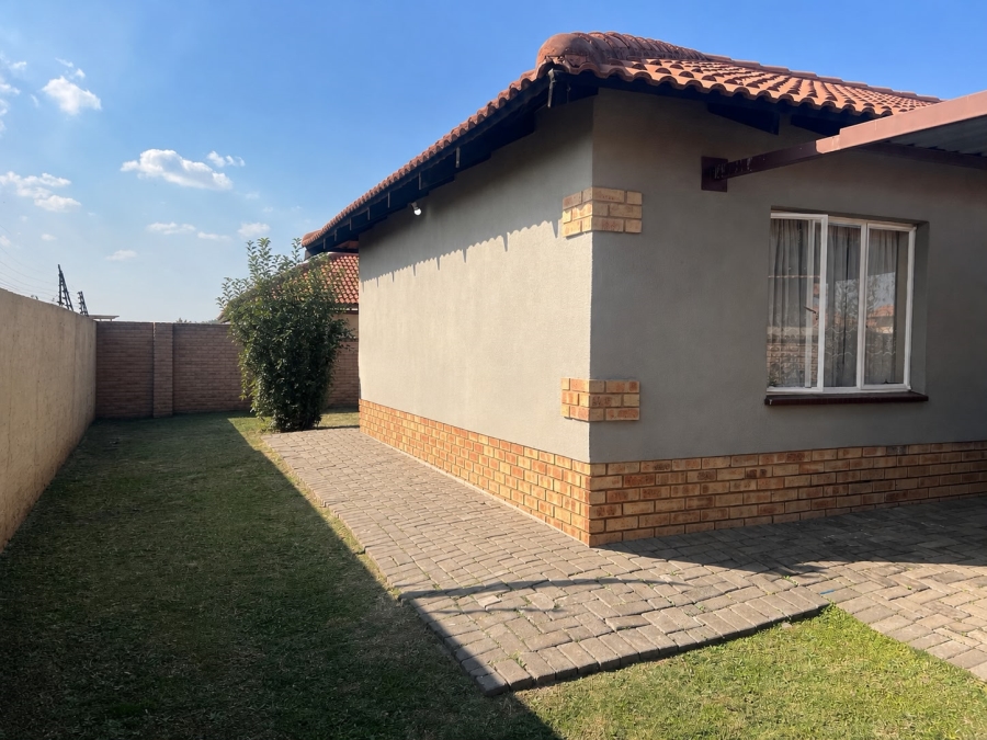 3 Bedroom Property for Sale in Waterkloof Hill Estate North West